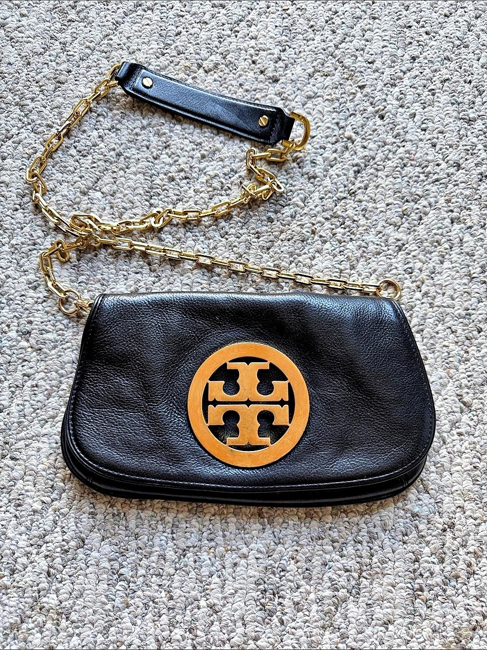 Tory Burch Reva Chain Clutch Black & Gold